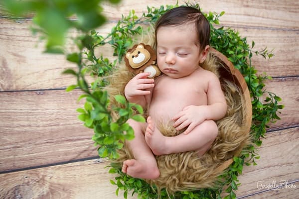 fotografia-ensaio-newborn-cesto-flor