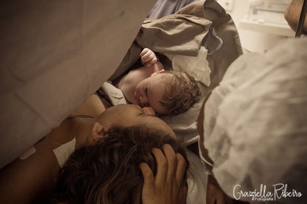 fotografia-ensaio-parto-mamãe-bebê-alegria