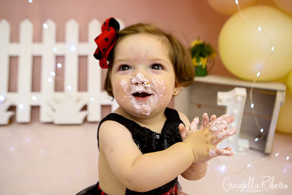 fotografia-ensaio-smash-the-cake-bolo-estúdio-rosto