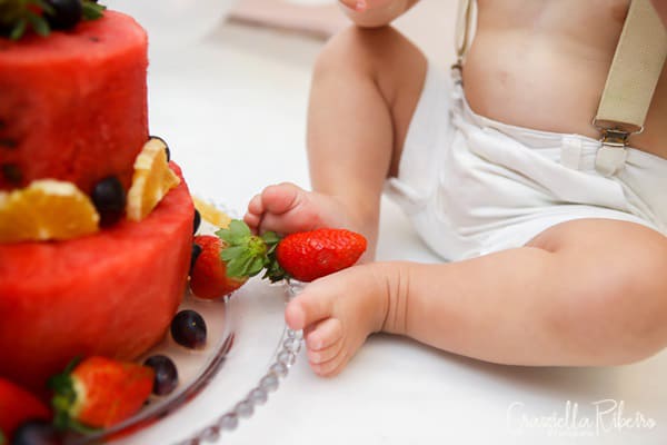fotografia-ensaio-smash-the-cake-fruit-estúdio-melancia-pé-morango
